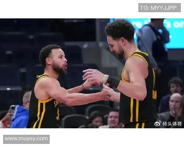 马库斯斯马特的篮球之路与领导力：如何影响球队和年轻球员成长