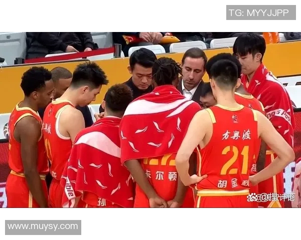 CBA半决赛激战正酣广东队与深圳队争夺决赛席位的精彩对决